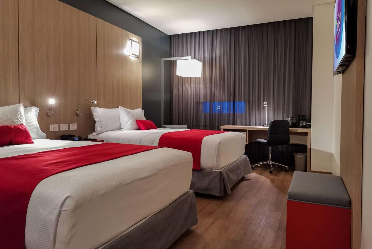 Ramada Encore By Wyndham Guadalajara Aeropuerto Las Pintas Exteriér fotografie
