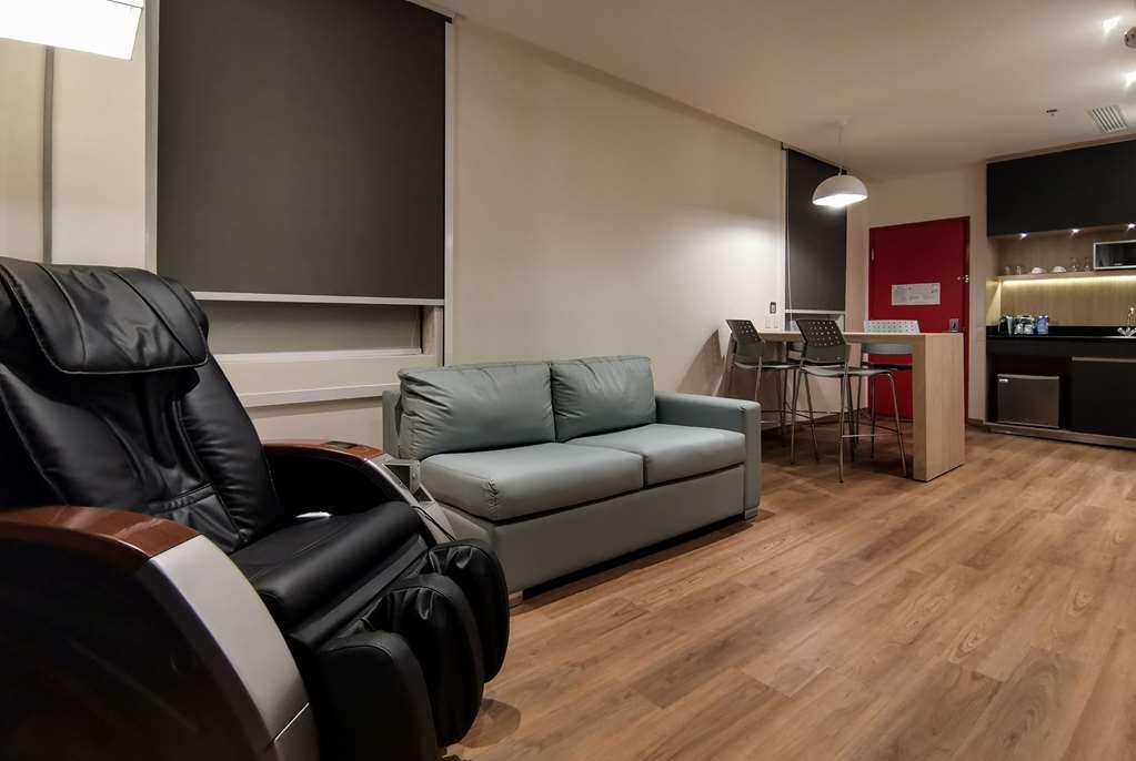 Ramada Encore By Wyndham Guadalajara Aeropuerto Las Pintas Pokoj fotografie